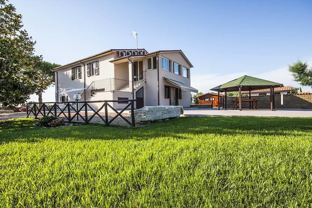 Апартаменты Agrimare I Pavoni Монтальто-ди-Кастро Экстерьер фото